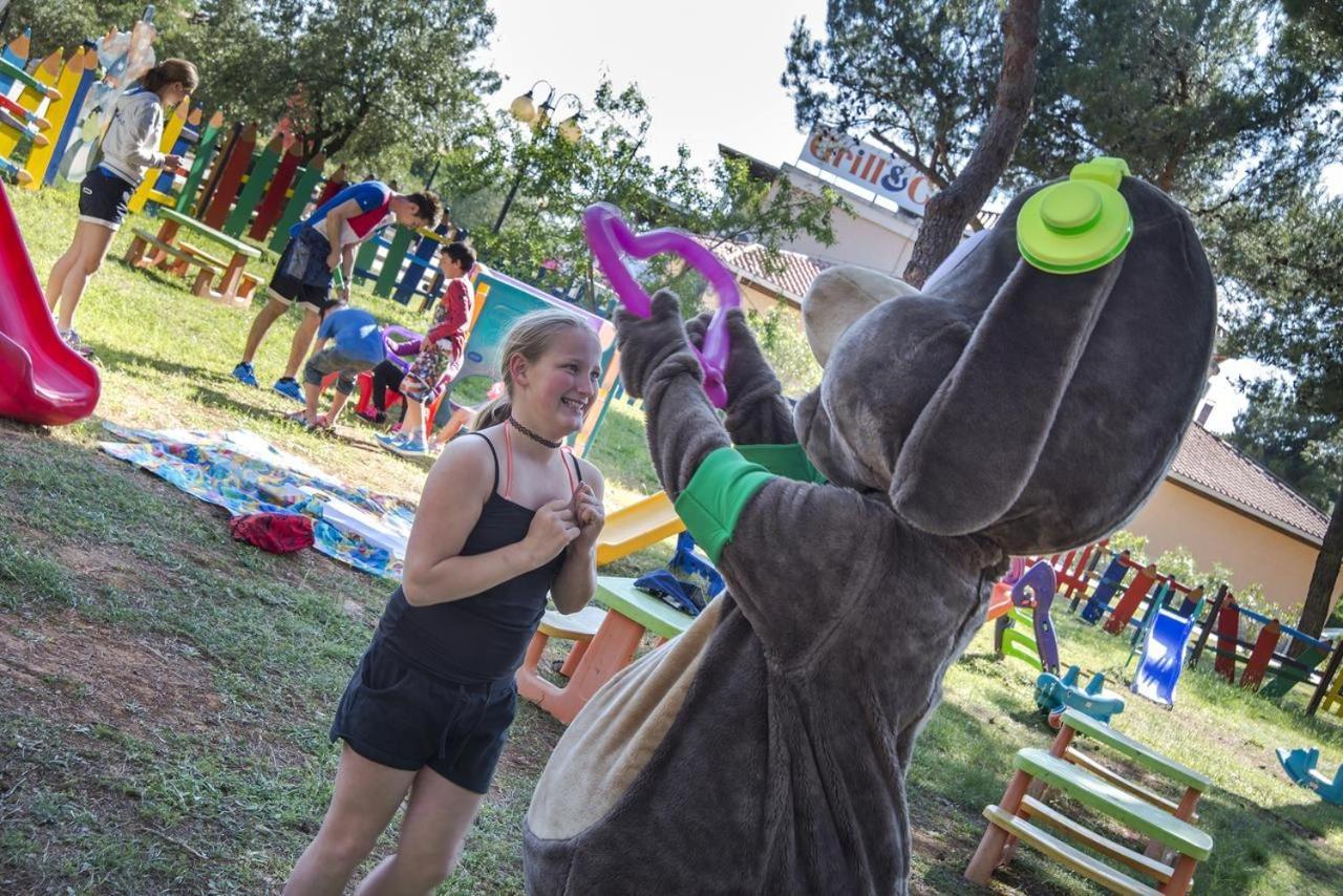 Lux Camp - Mobile Homes In Bi Village Fažana Zewnętrze zdjęcie